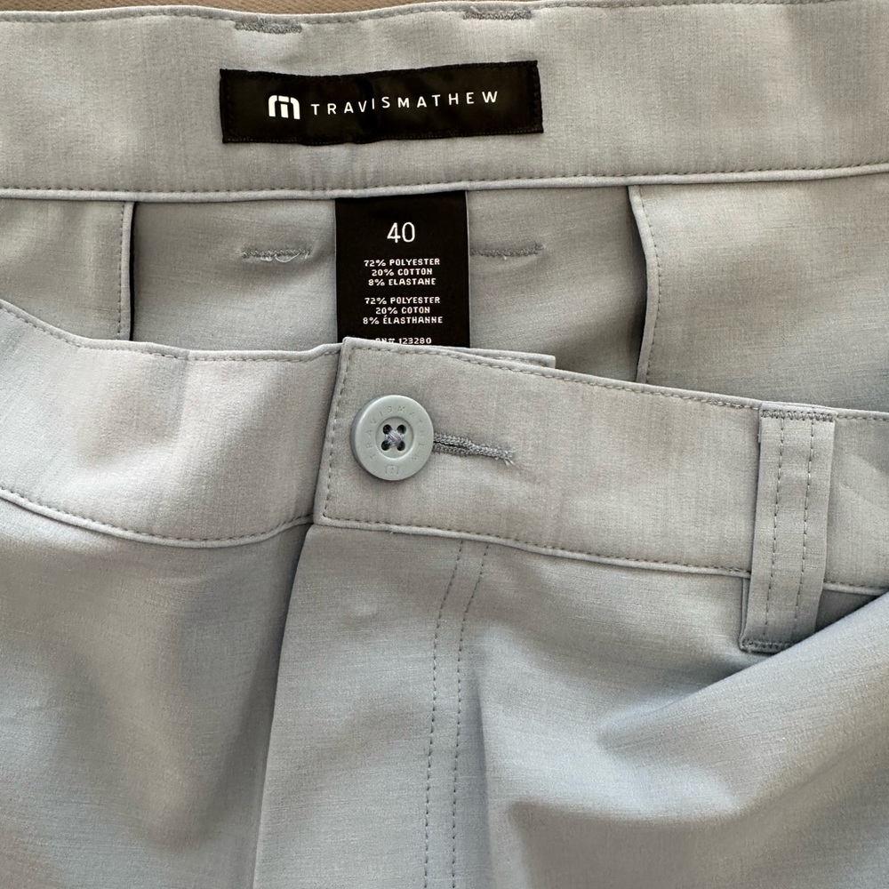 Men's Travis Mathew shorts - waist 40" inseam 7"